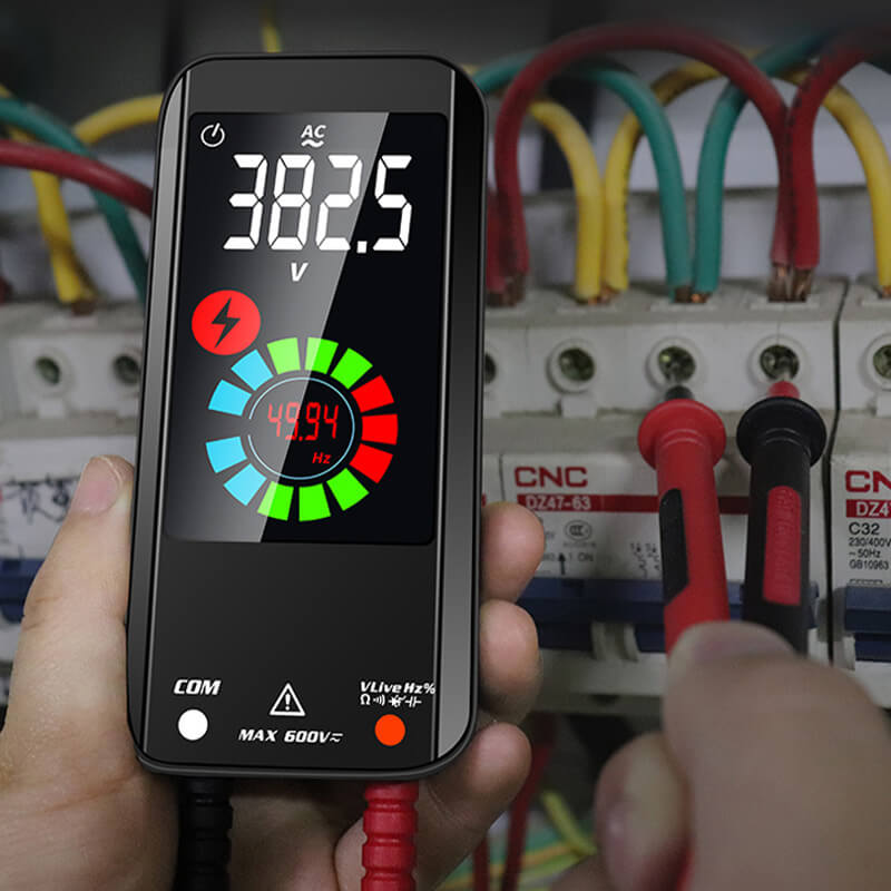 Intelligentes digitales Multimeter mit automatischer Messung und beleuchtetem Display