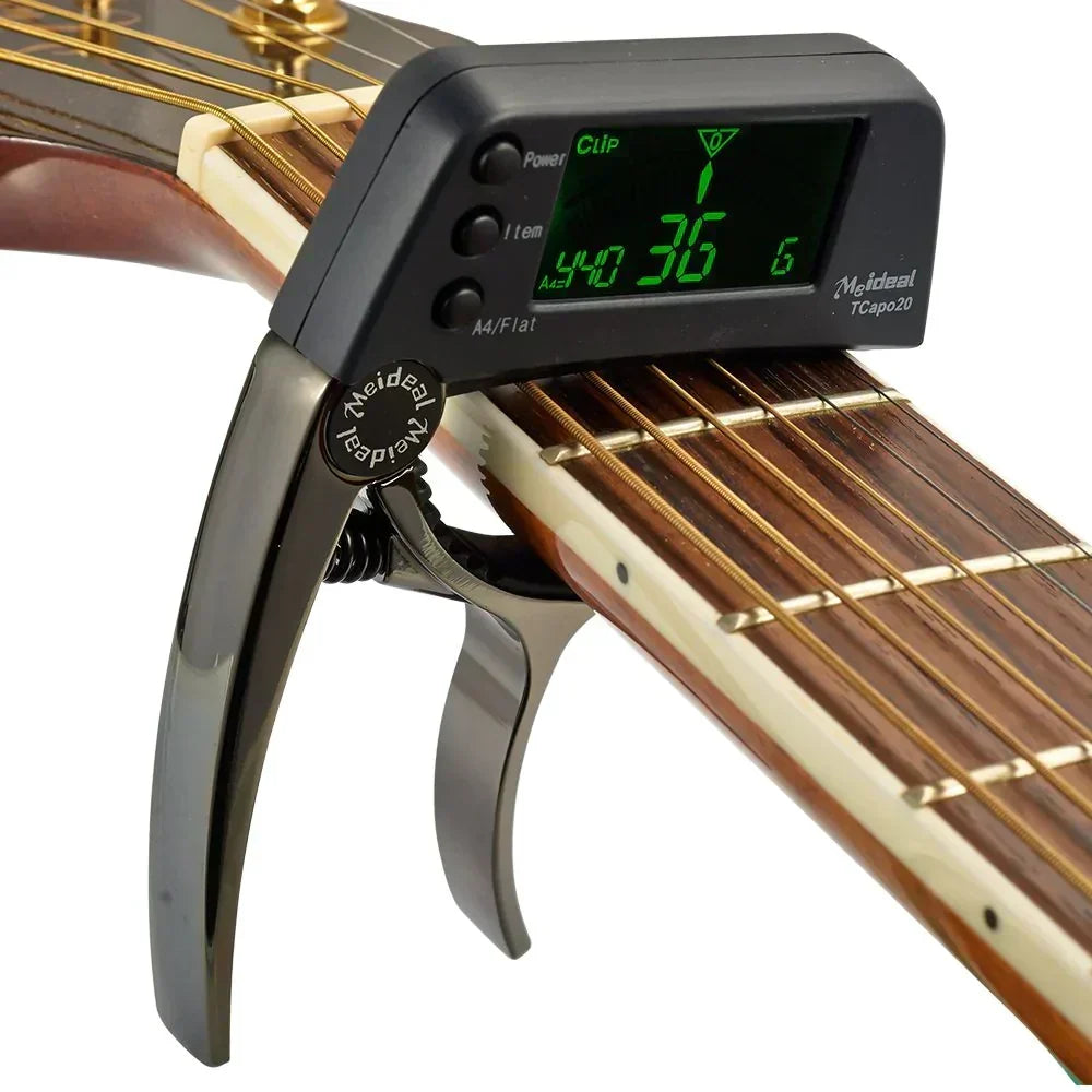 2-i-1 guitarcapo og digital tuner til akustisk guitar, elguitar, bas og ukulele