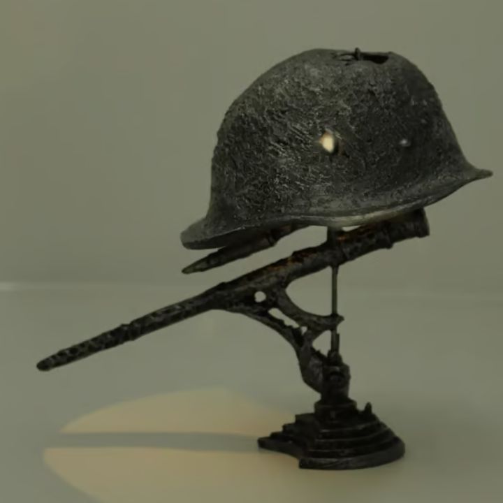 AntiqueLume Vintage-Tischlampe aus Stahl im Helmdesign