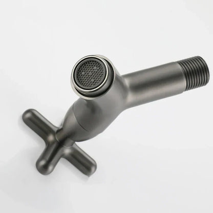 BrassFlow wandgemonteerde koudwaterkraan van massief messing met ergonomische greep