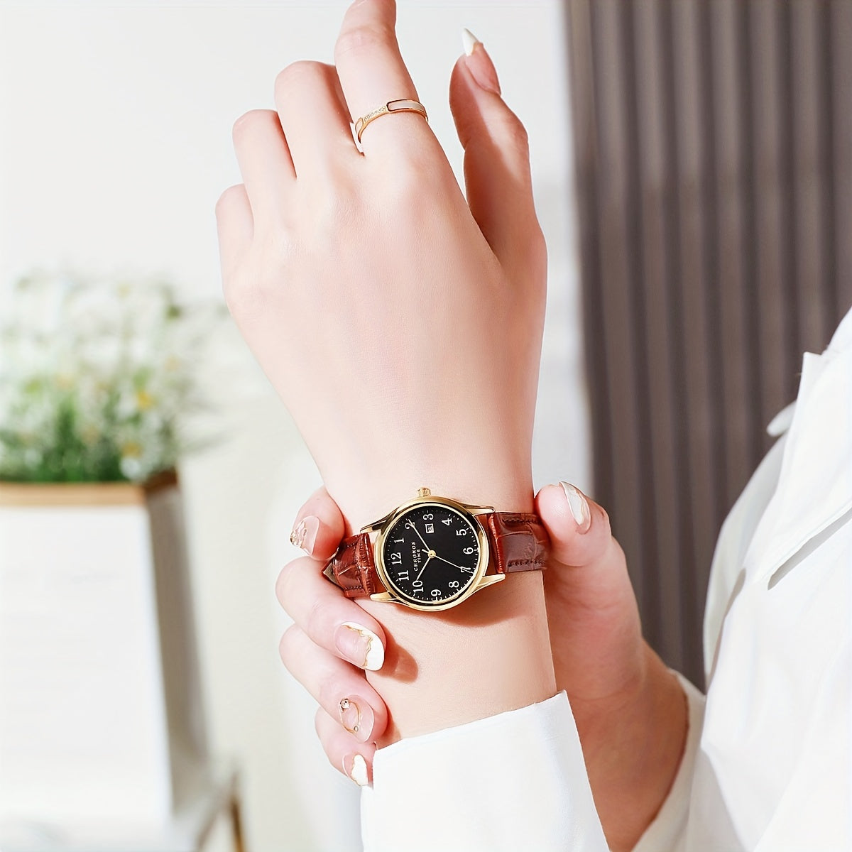 Elegante Quarzuhr für Damen mit Kunstlederarmband und minimalistischem Design
