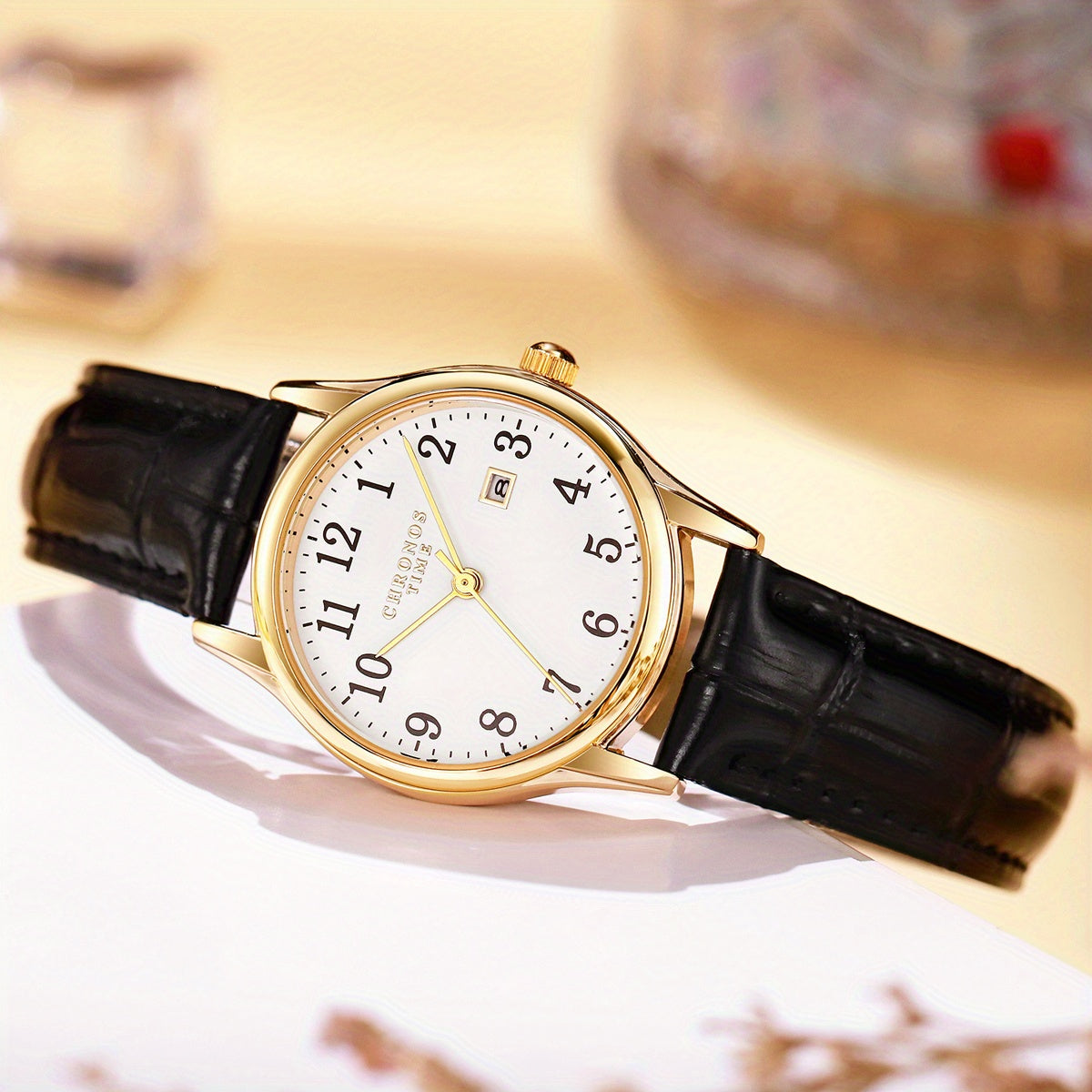 Elegante Quarzuhr für Damen mit Kunstlederarmband und minimalistischem Design