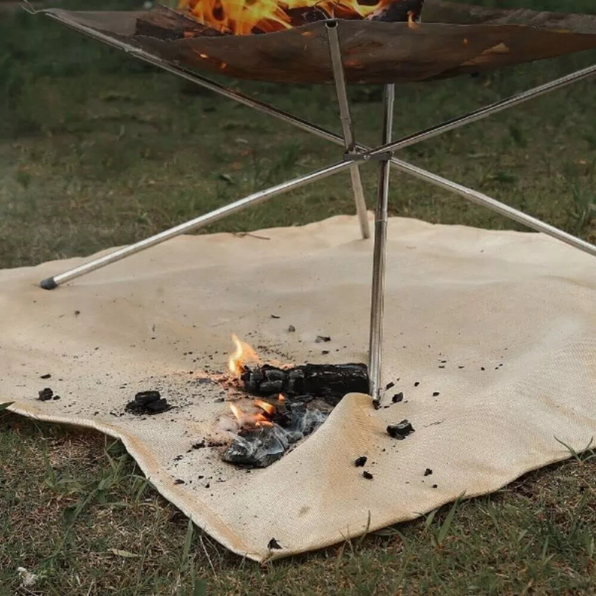 Tappetino ignifugo protettivo per barbecue e braciere