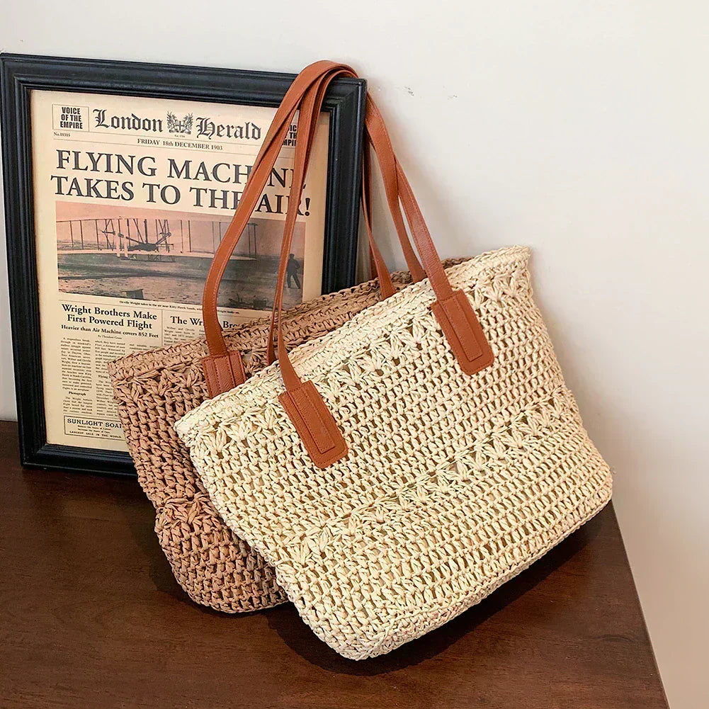 Genevieve-riettas met echtleren riemen – ruime zomerse shopper