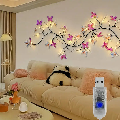 Catena luminosa LED con rami di salice e decorazioni a farfalla
