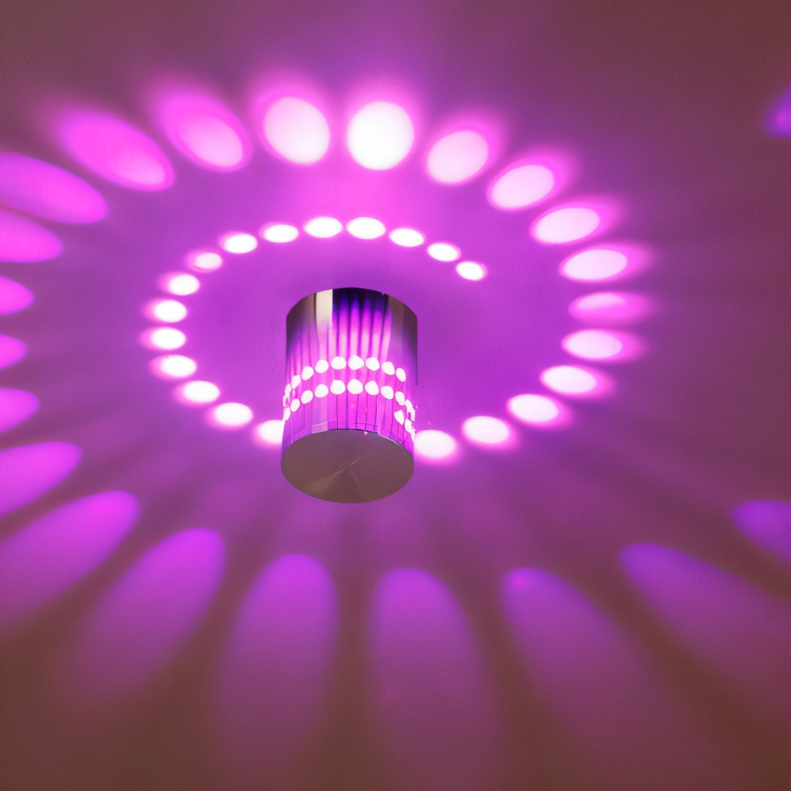 LuminBlast LED-spiraalwandlamp met kleurrijk licht voor moderne binnenverlichting