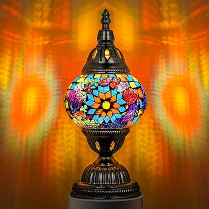 Lampada da tavolo Marrakech con vetro a mosaico e base in bronzo realizzata a mano