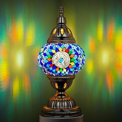 Lampada da tavolo Marrakech con vetro a mosaico e base in bronzo realizzata a mano