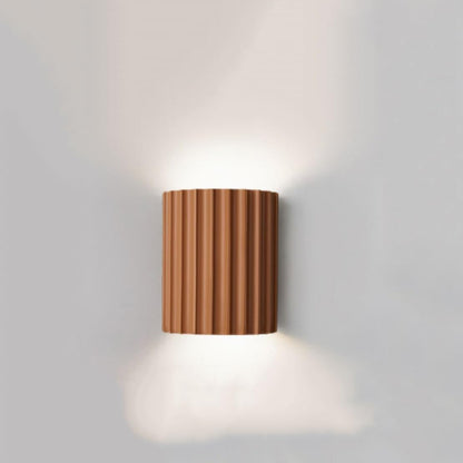 Lampada da parete LED minimalista con luce diretta verso l'alto e verso il basso