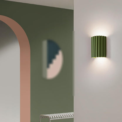 Lampada da parete LED minimalista con luce diretta verso l'alto e verso il basso