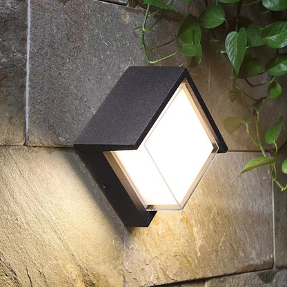 Moderne LED-Außenwandleuchte mit Bewegungssensor, IP65