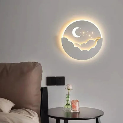LED-Wandleuchte mit Mond und Sternen als gemütliches Nachtlicht
