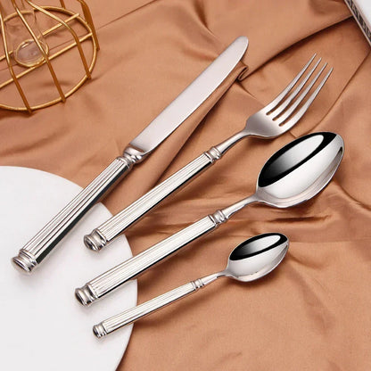 Set di posate premium in acciaio inossidabile con finitura a specchio