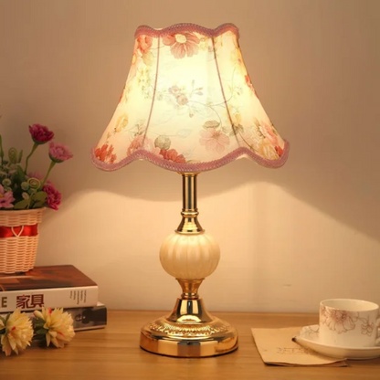Lampada da tavolo Quixy vintage dal design scandinavo per un'illuminazione accogliente