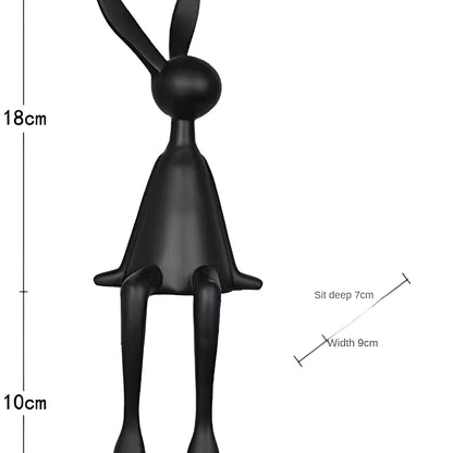 Moderne sitzende Osterhasen-Dekorationsfigur aus Kunstharz von ResinLux