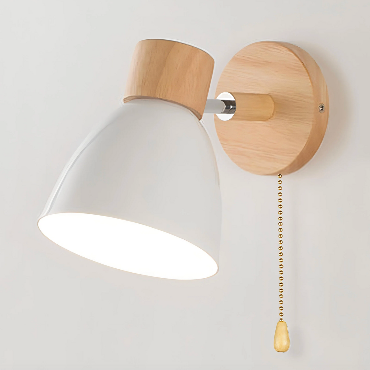 Scandinavische wandlamp met trekschakelaar en warme, Noordse stijl
