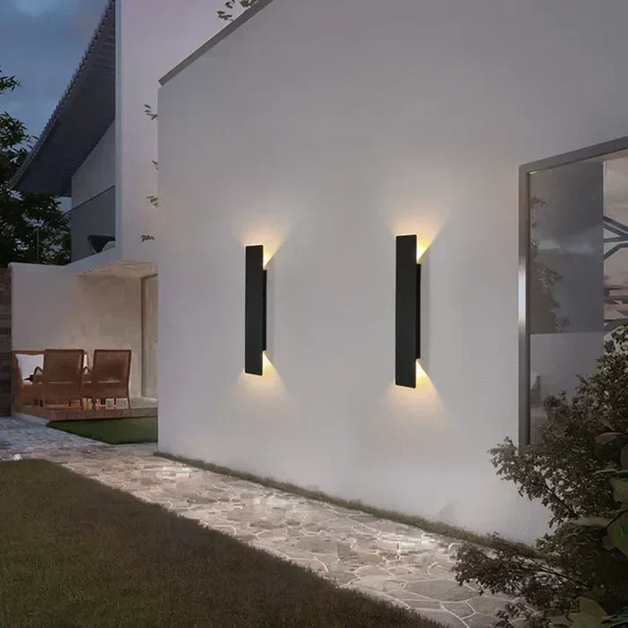 StormGlow Wetterfeste LED-Außenwandleuchte für Garten und Terrasse