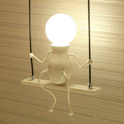 SwingDesign moderne Wandleuchte mit verspielter Figur