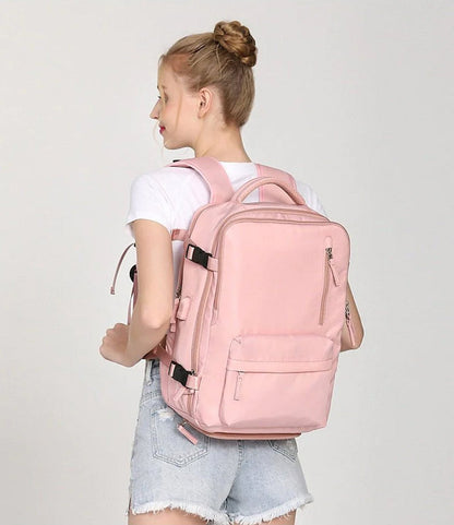 TrekVault wasserdichter Rucksack mit diebstahlsicherem Design und Laptopfach