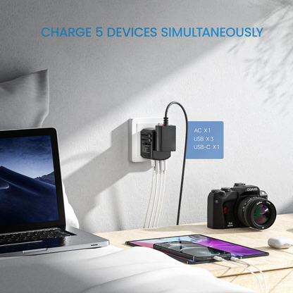 Adattatore da viaggio Ultimate con porte USB e prese universali