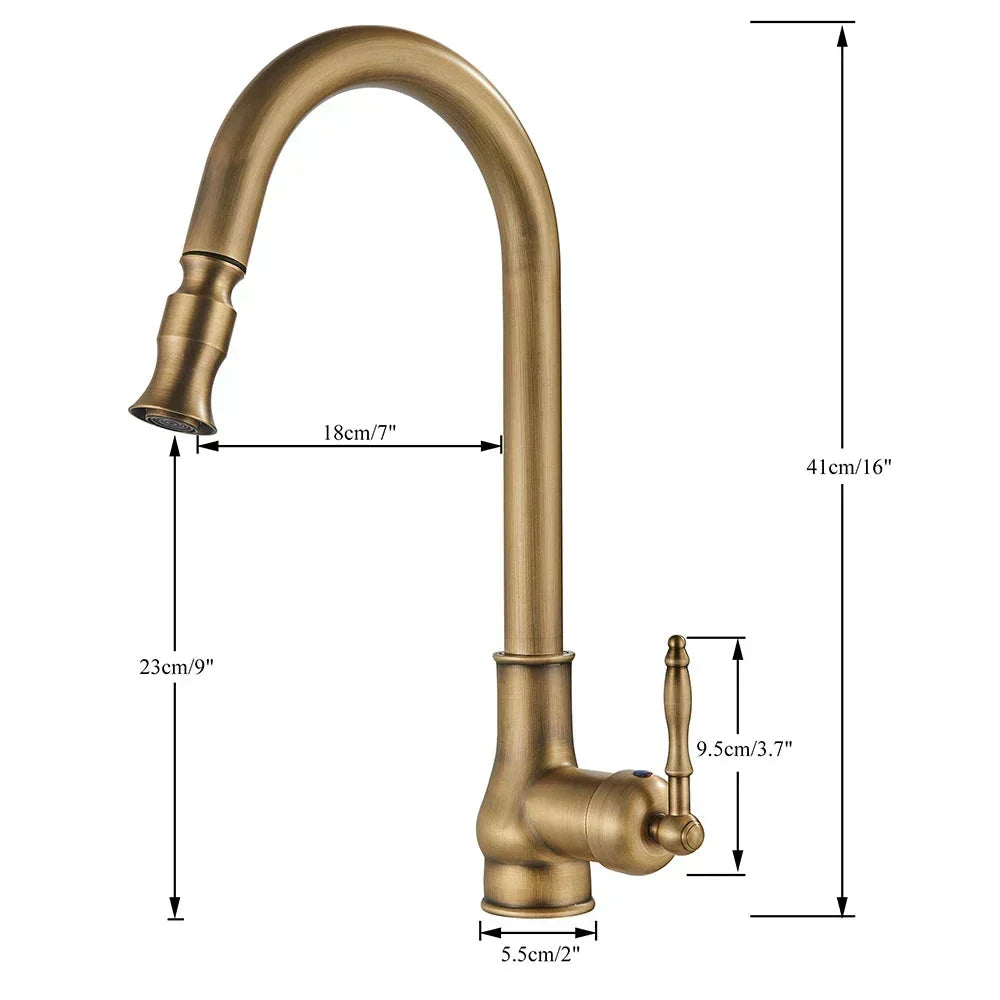 VintageTap Køkkenarmatur i Antik Messing med Drejelig Tud