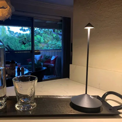 Lampada da tavolo LED wireless RadiantGlow con batteria ricaricabile