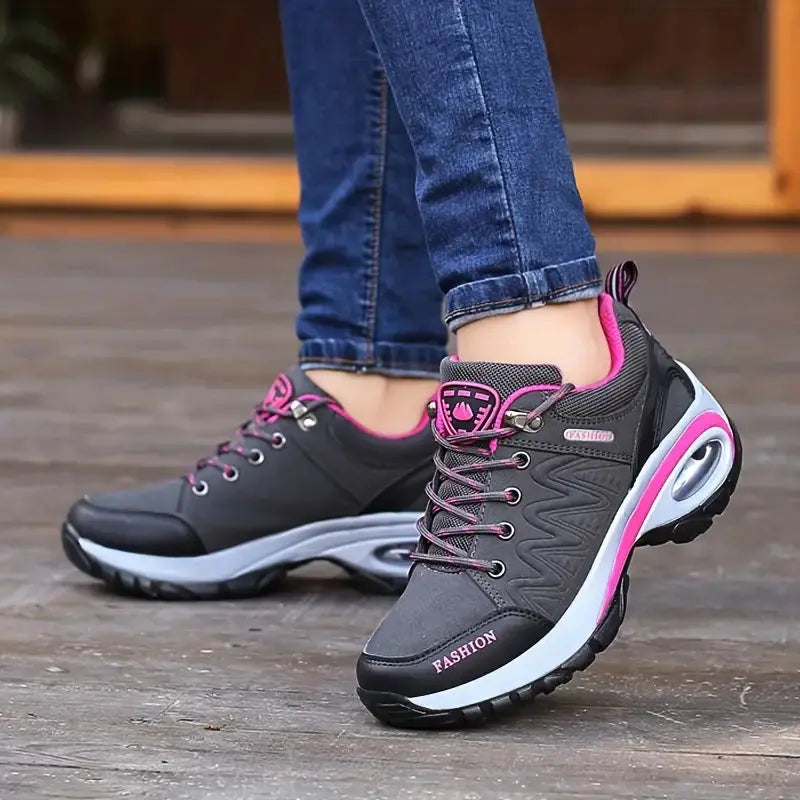 Wanderschuhe für Damen – bequem, stützend und wasserdicht